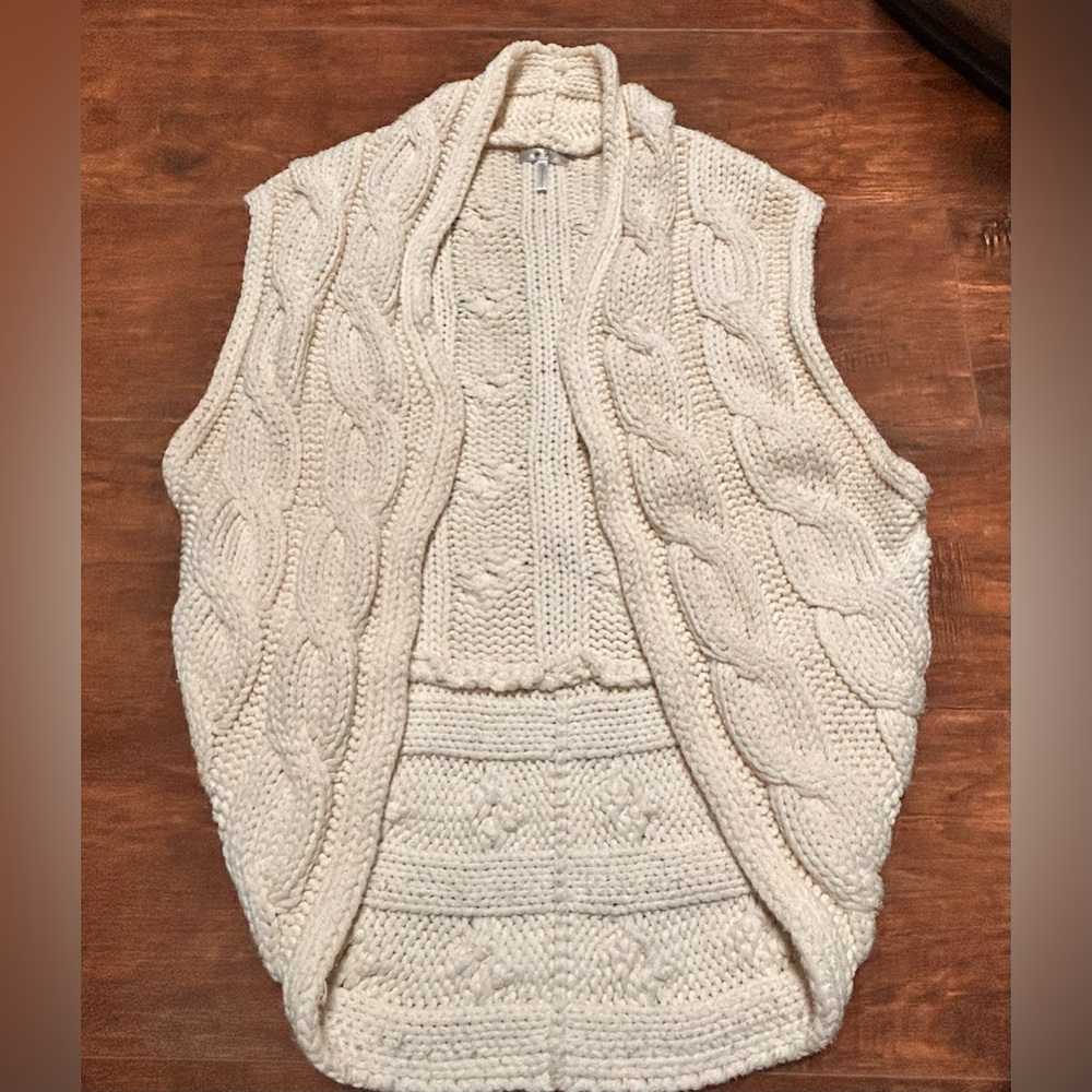 Metro Cable Knit Sweater Vest - Cream